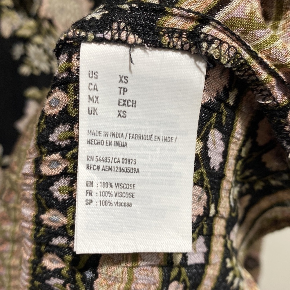 American Eagle Outfitters Bohemian Floral Bell Sleeve Blouse XS NWT Bin P - Picture 9 of 9